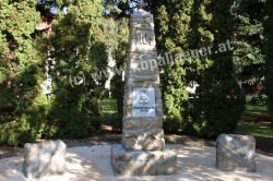 Das Denkmal der 10er J&auml;ger in STOCKERAU im Oktober 2012, WGE2012